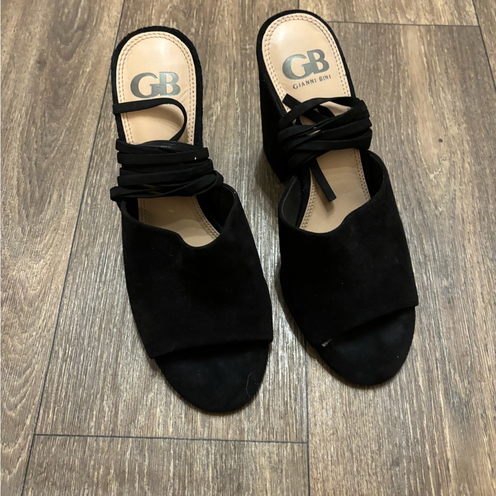 Gianni Bini Black Suede LaceUp Heels Size 7.5